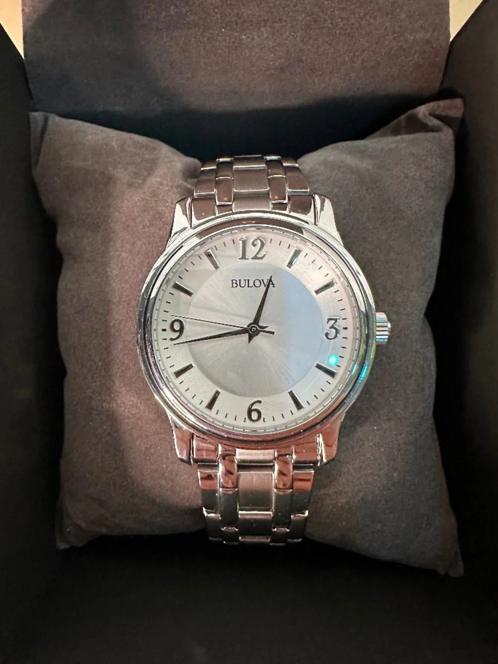 Bulova Men’s Stainless Steel Watch – Complete Set – Excellent Condition